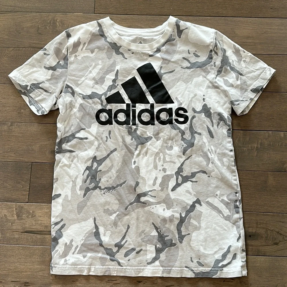 Adidas tee - Picture 1 of 2